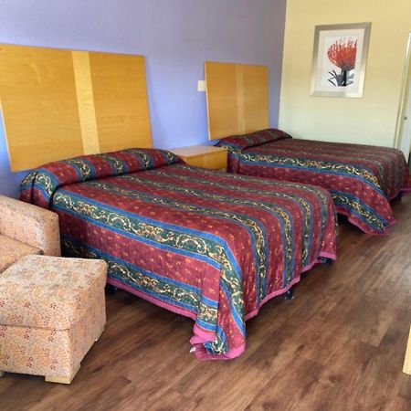 Relax Inn & Suites Angleton Esterno foto
