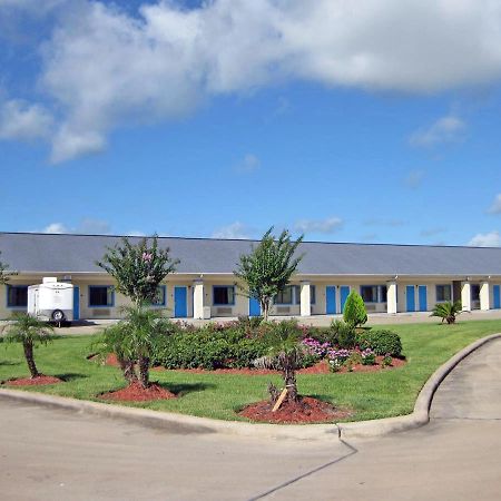 Relax Inn & Suites Angleton Esterno foto