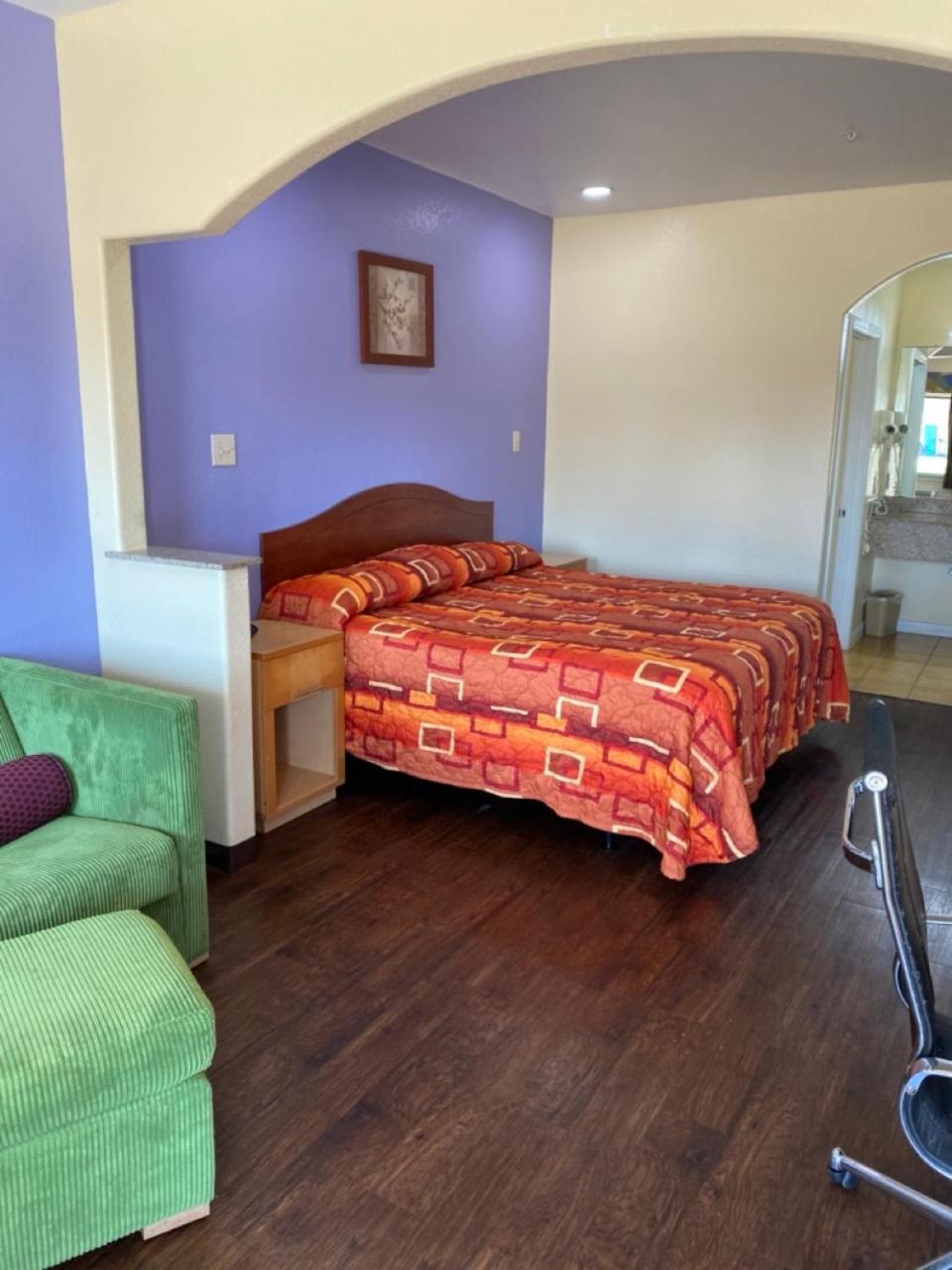 Relax Inn & Suites Angleton Esterno foto